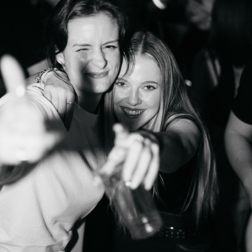 Glitched &amp; Electronic Movement